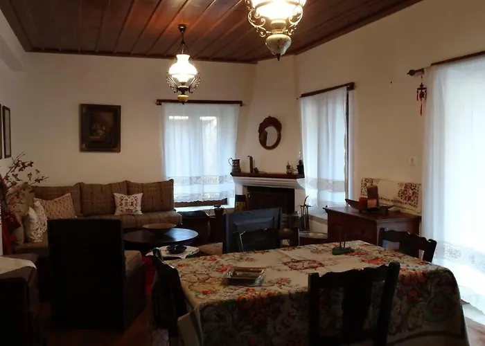 בית נופש Filia House - Kalavryta