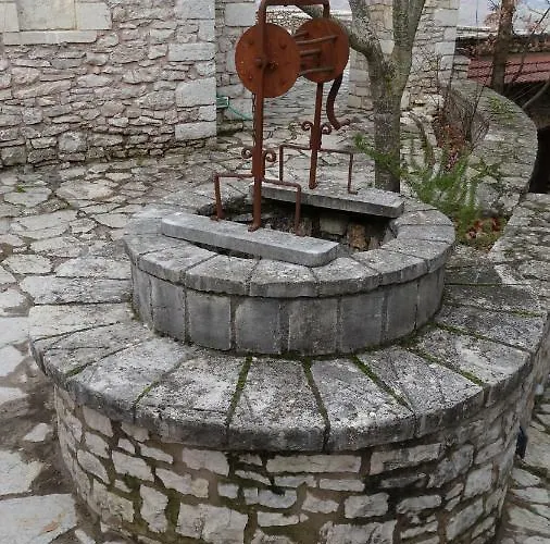 Filia House - Kalavryta * 克里多利亚