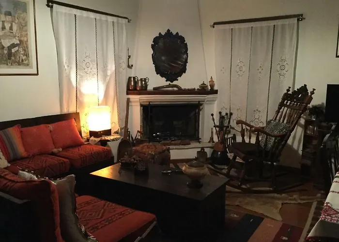 Filia House - Kalavryta 度假居 克里多利亚
