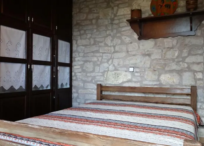 Filia House - Kalavryta * 克里多利亚
