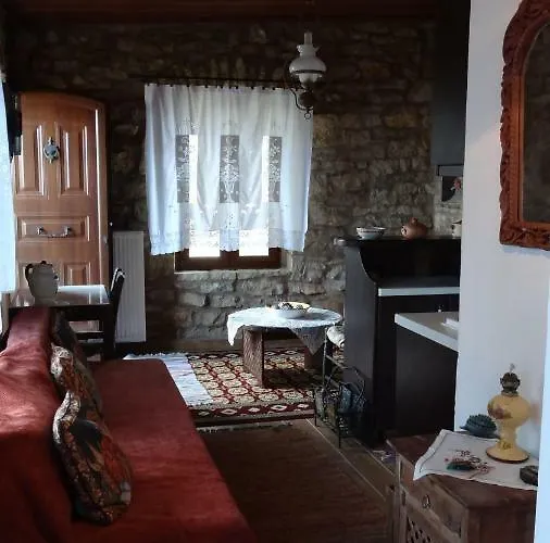 Filia House - Kalavryta 度假居 *